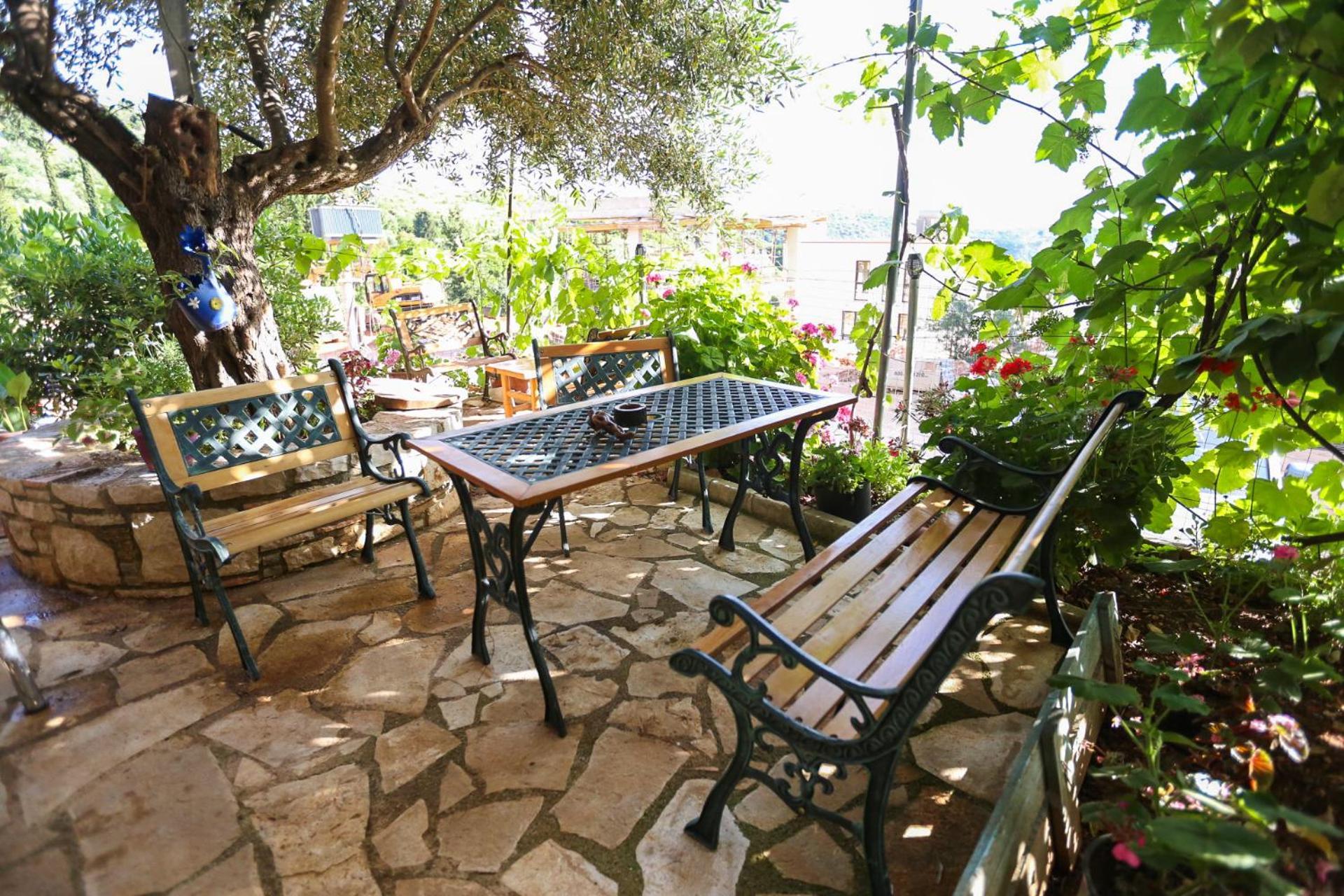 Holiwood Motel Himare Eksteriør bilde