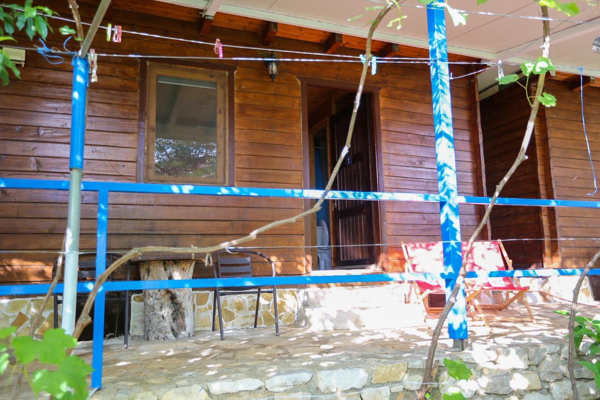 Holiwood Motel Himare Eksteriør bilde