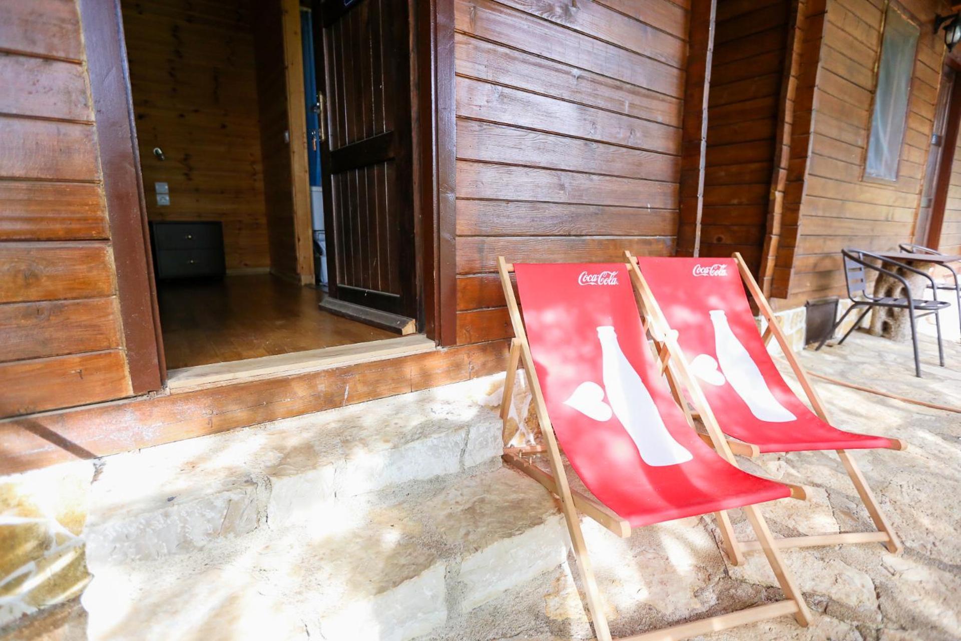 Holiwood Motel Himare Eksteriør bilde