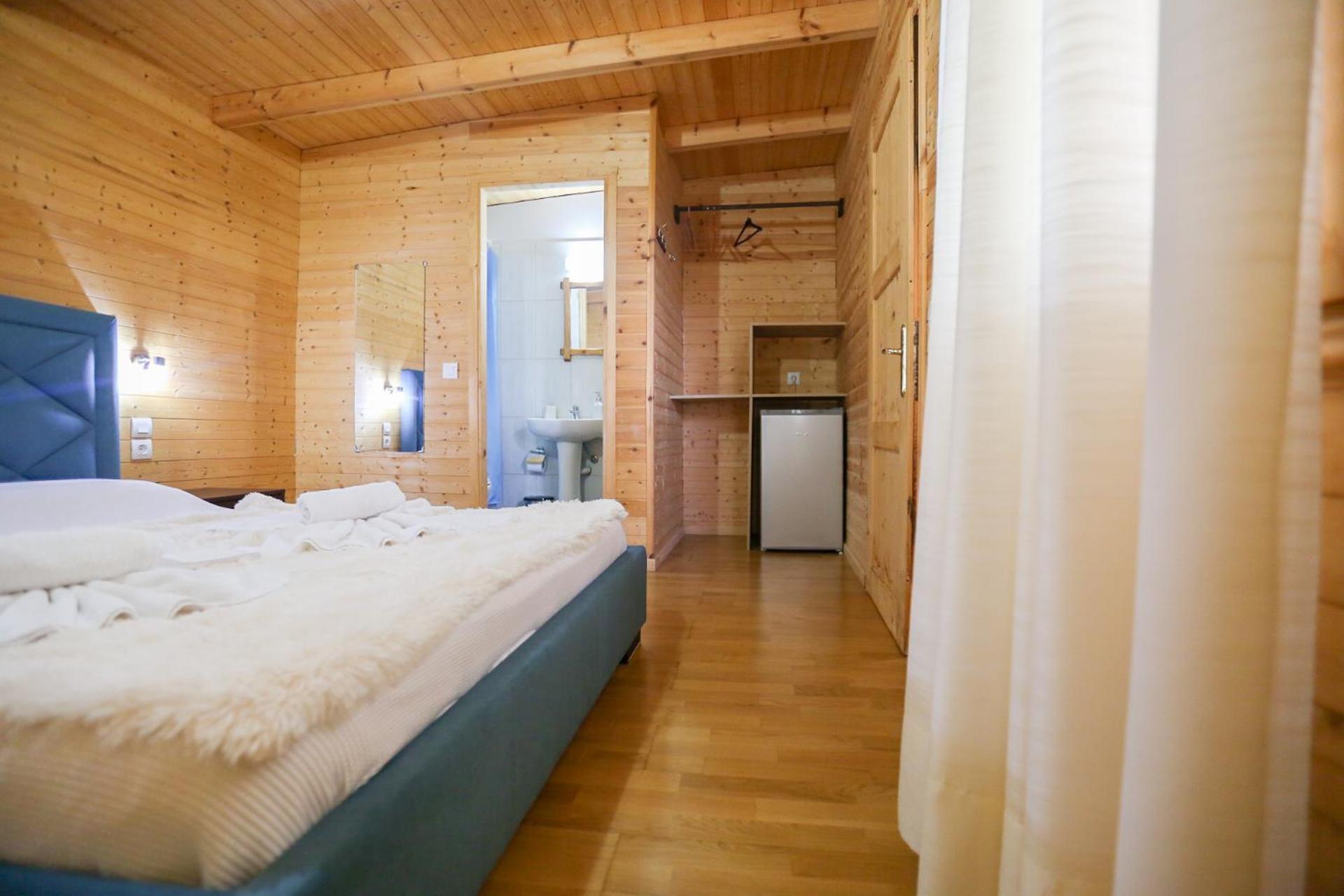 Holiwood Motel Himare Eksteriør bilde