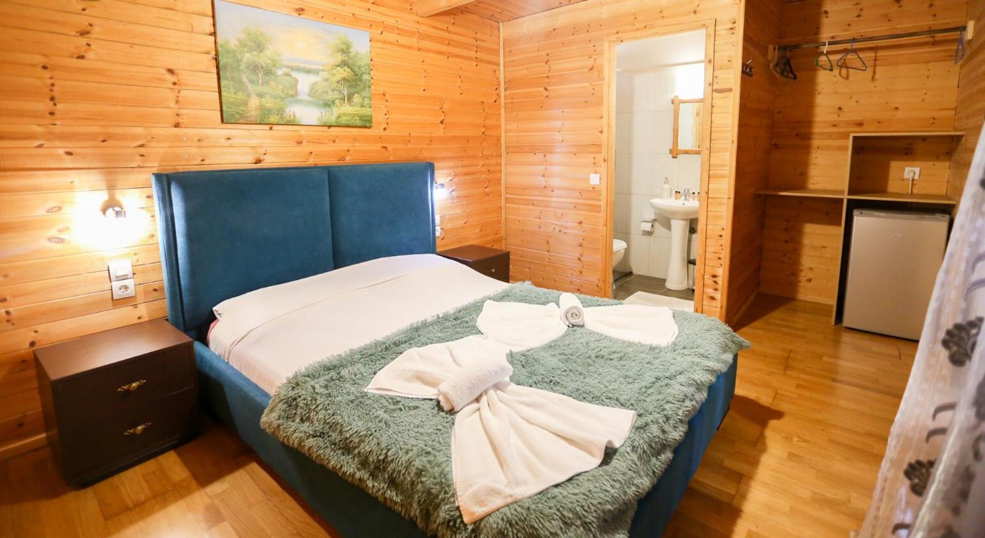 Holiwood Motel Himare Eksteriør bilde