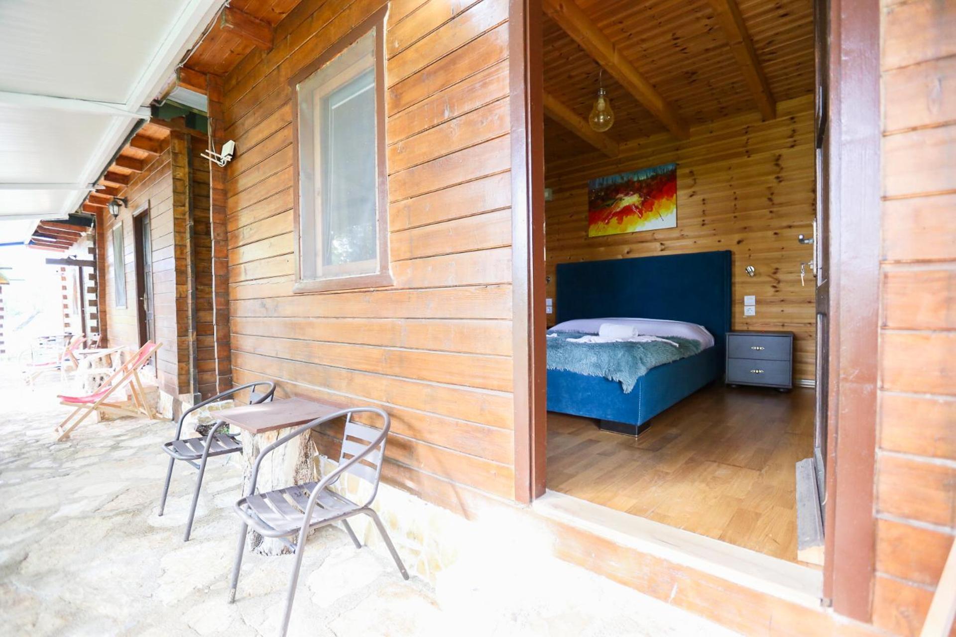 Holiwood Motel Himare Eksteriør bilde